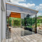 Saurer Glas - Terrassentrennwand mit Sonnenschutzglas, 1100 Wien