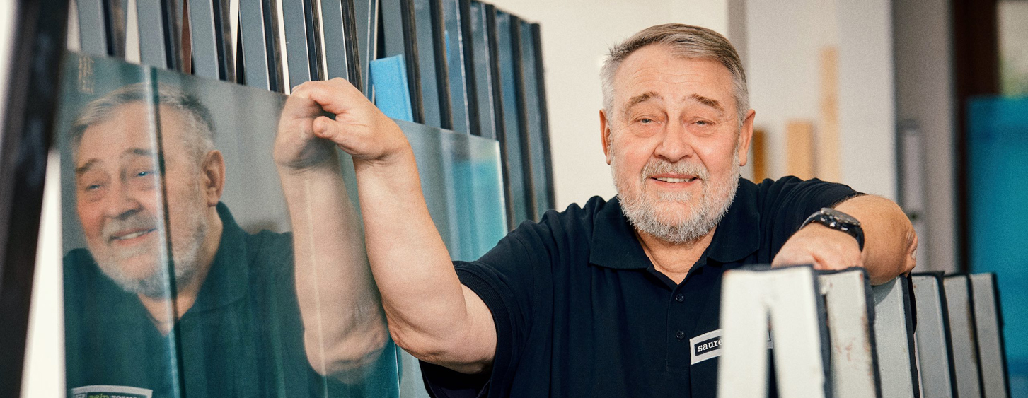 Manfred Saurer, Glasermeister bei saurer glas